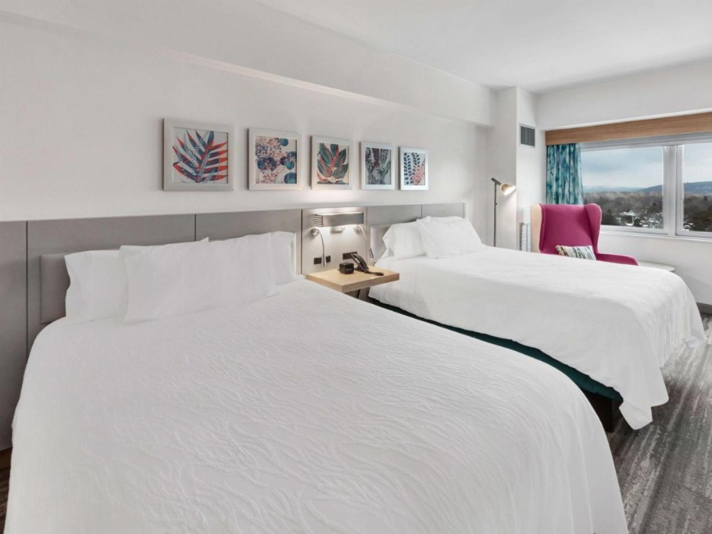 Room image 3