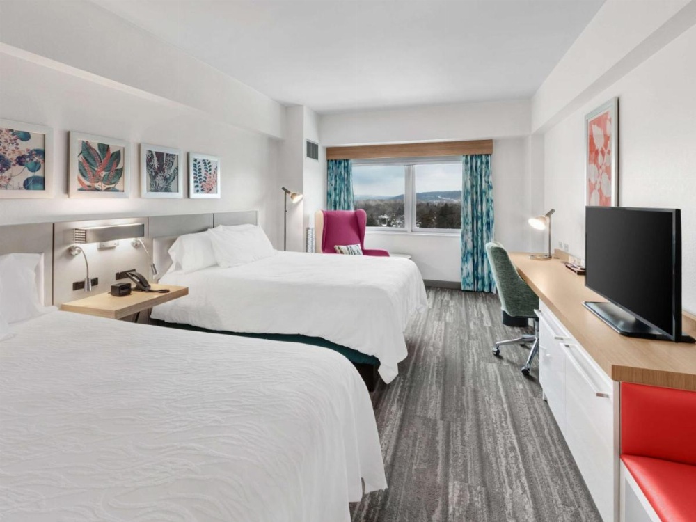 King Corner Room with Sofa Bed and View